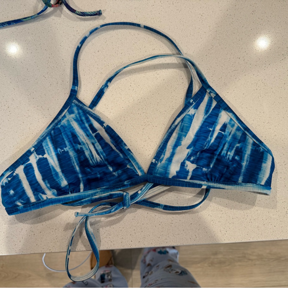 Jolyn and surfrider foundation bikini top